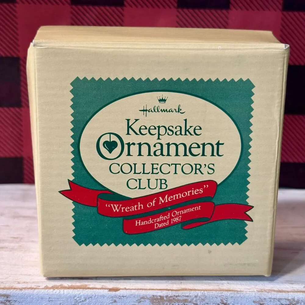 1987 Hallmark Wreaths of Memories Christmas Collectors Club Keepsake Ornament